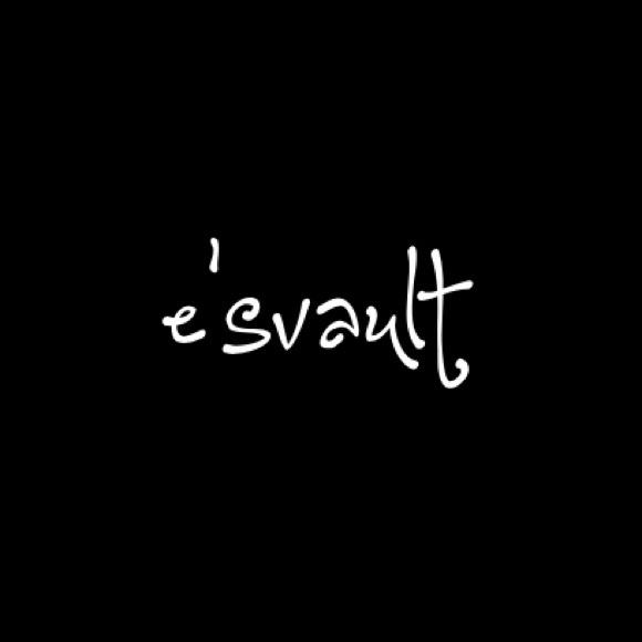 Poshmark profile picture for @escalating